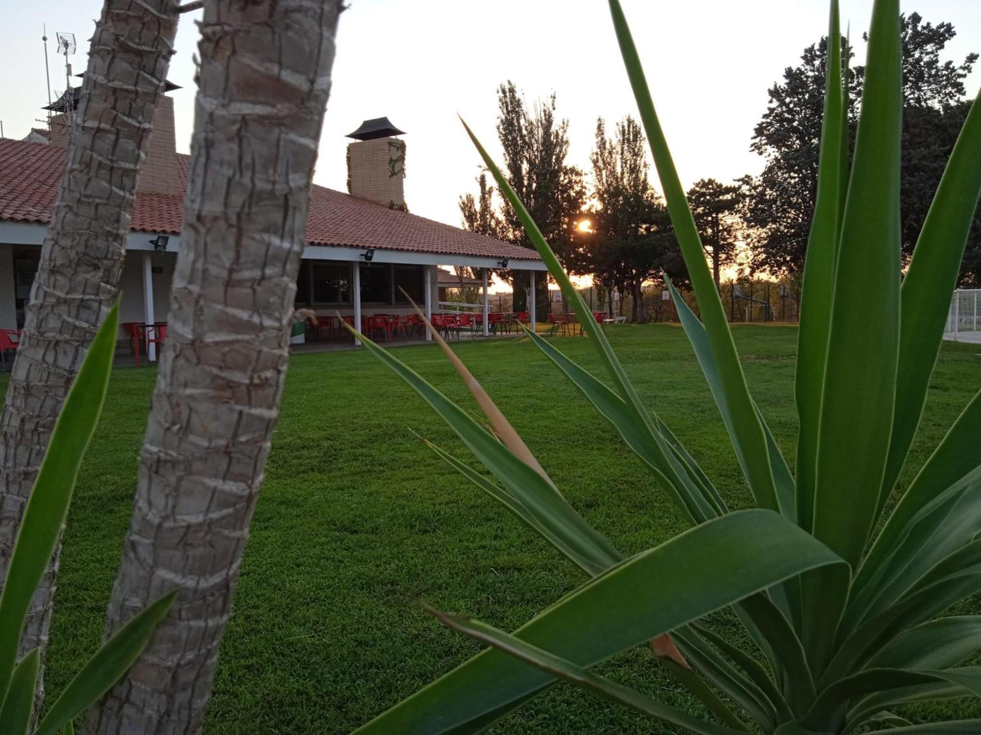 Albergue Zaragoza Camping Dış mekan fotoğraf
